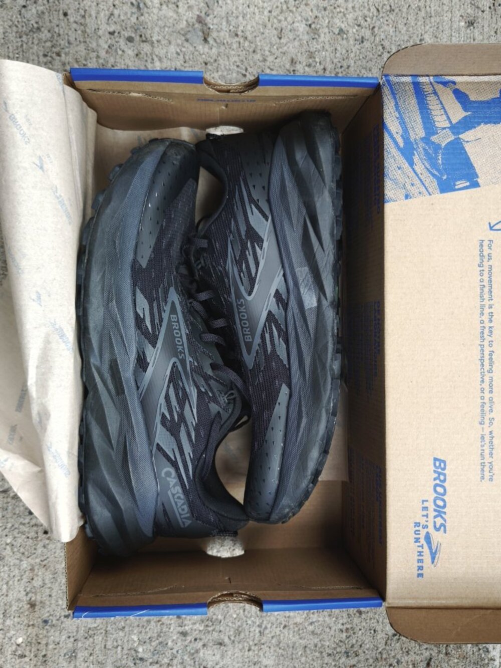 Brooks Cascadia 19 Black Ebony Size 10.5